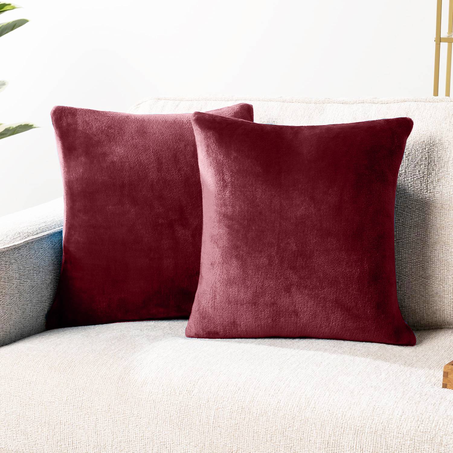Chipkali Velvet Cushions Cover