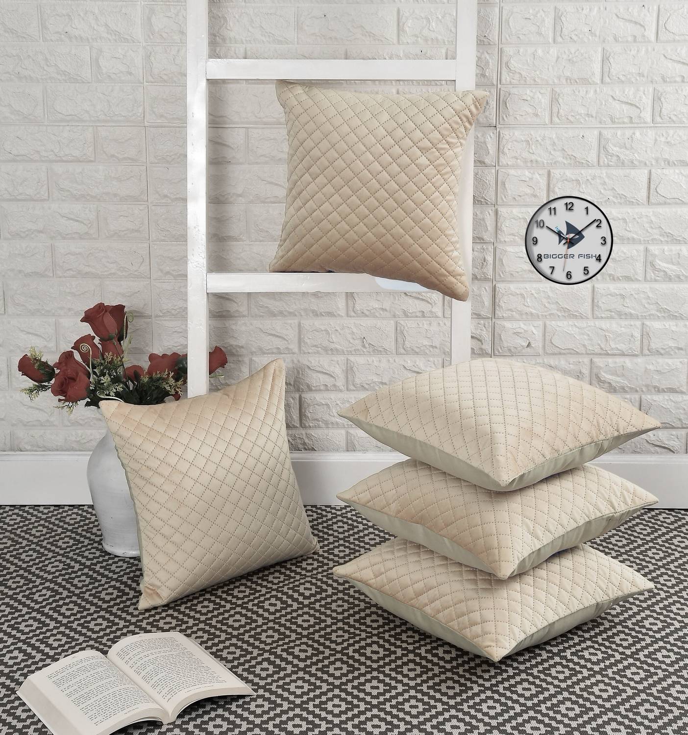 Bigger fish Velvet Cushions Cover