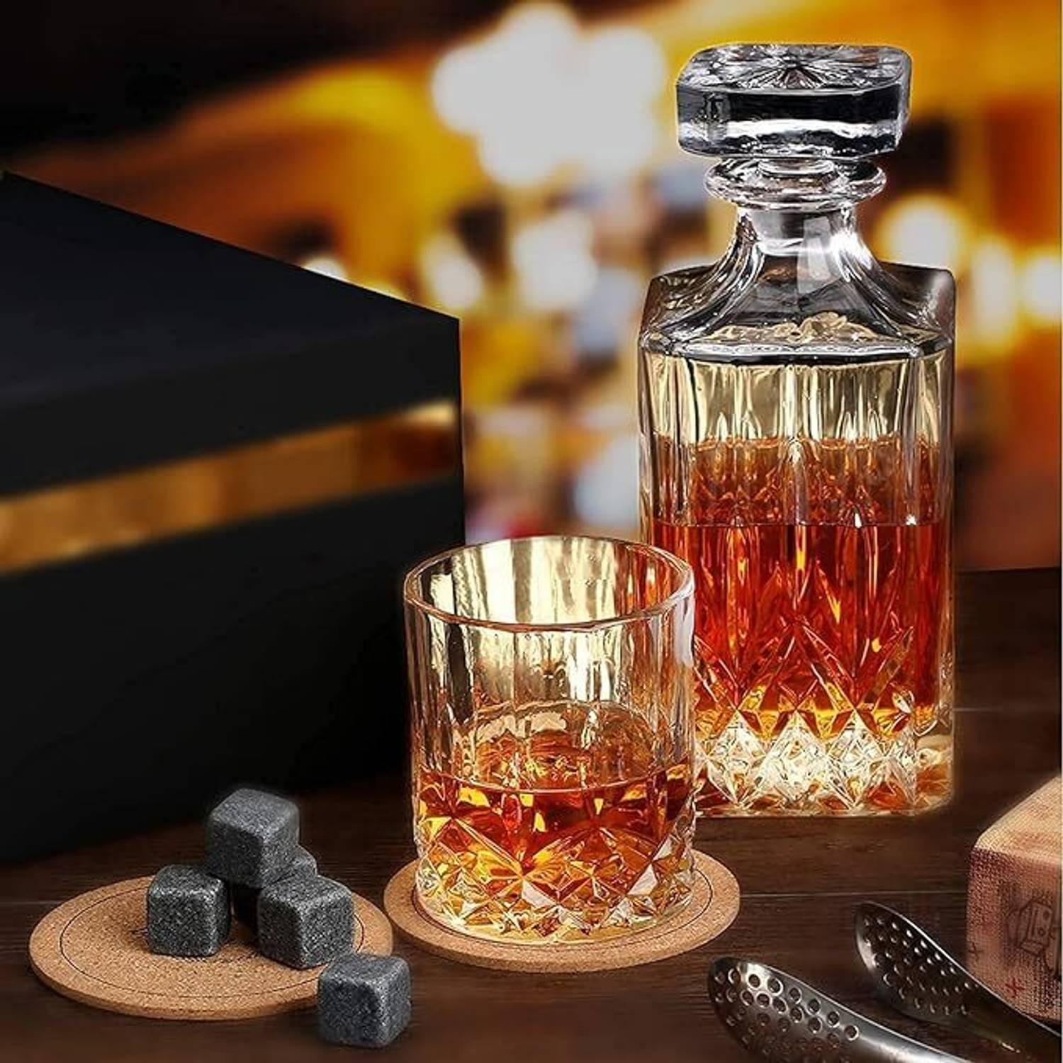 BINZO Glass Whiskey Decanter With Airtight Stopper, 750 Ml, Full Size Whisky Bottle For Serving
