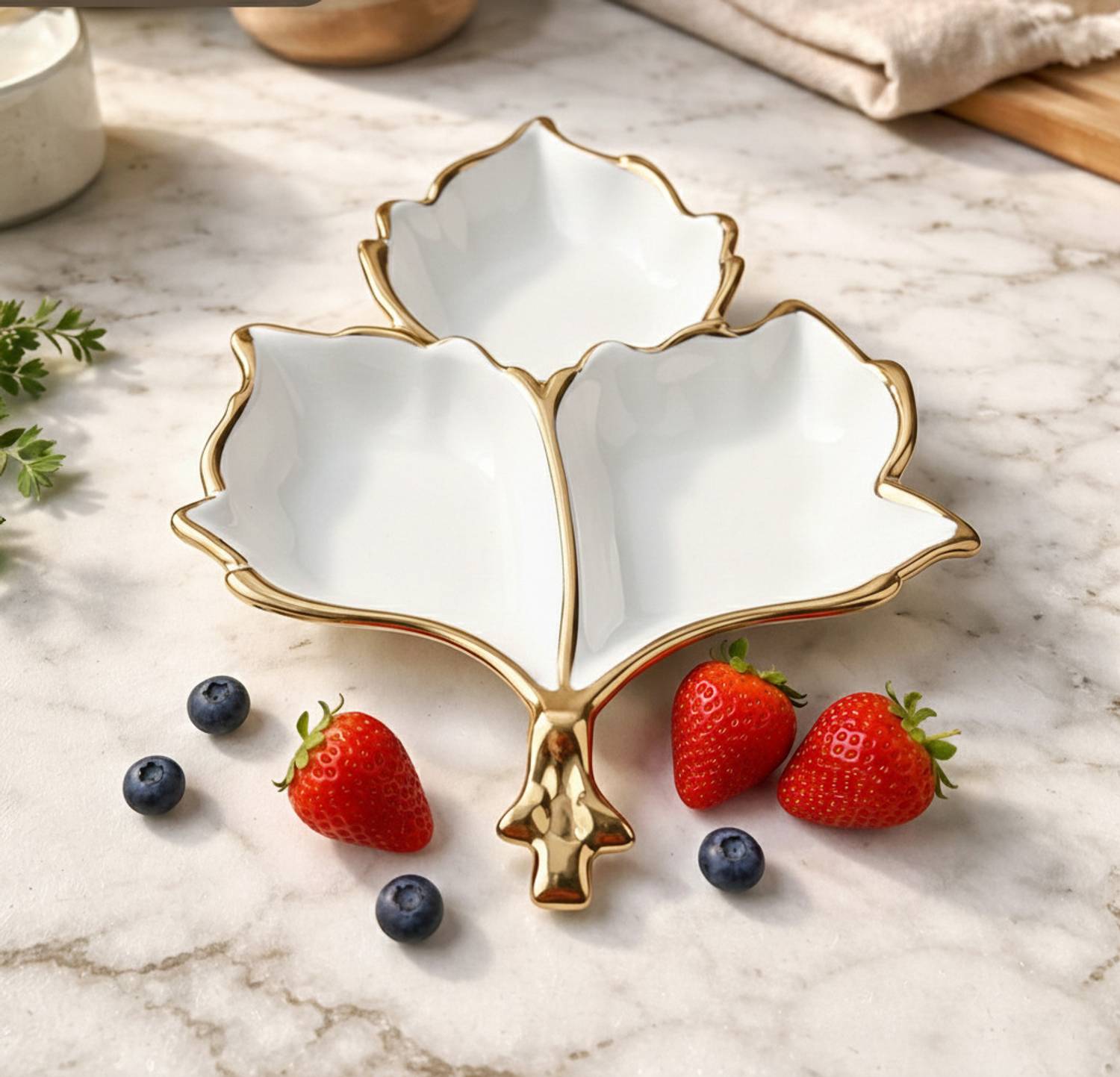 CHICAGOZONE 3-section leaf shape serving platter (white & golden) Ceramic Decorative Platter