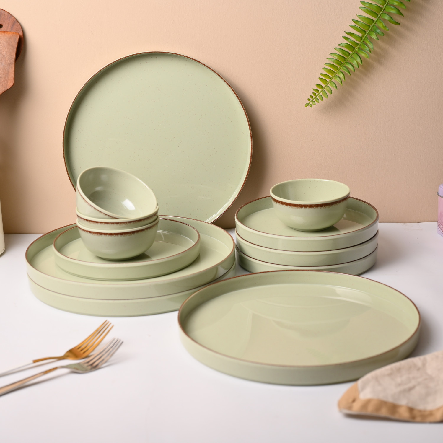 Image of MARKET 99 Pack of 12 Melamin Dinner Set