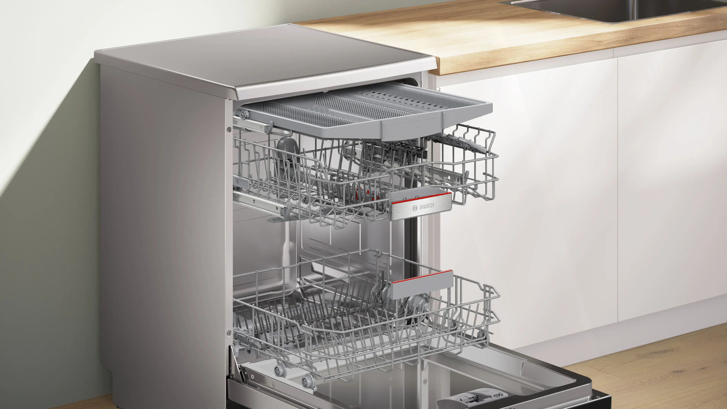 Image of BOSCH SMP6HMI00I Free Standing 15 Place Settings Dishwasher