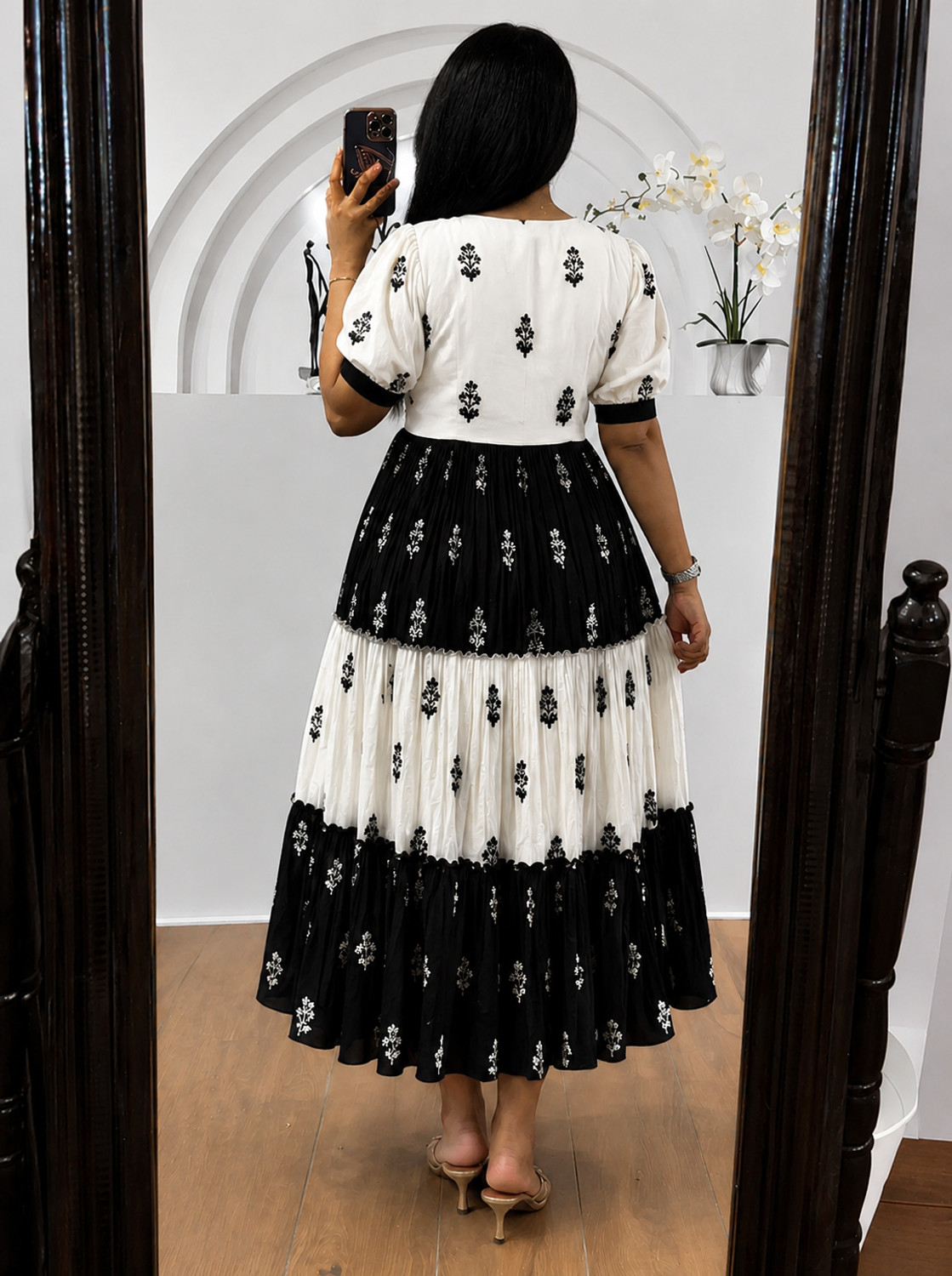 Image of SEYAFAB Women Tiered White, Black Below Knee Dress