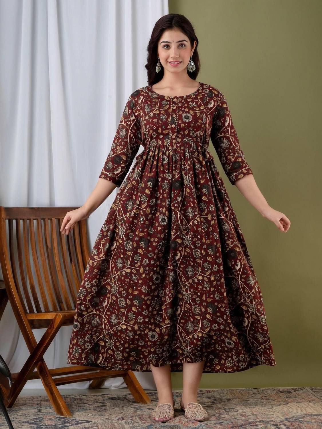 AAVRITTIQUEENS Women Maxi Maroon Full Length Dress