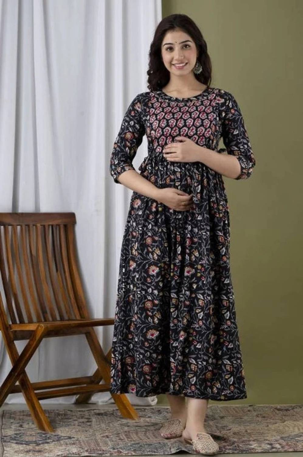 AAVRITTIQUEENS Women Fit and Flare Multicolor Midi/Calf Length Dress