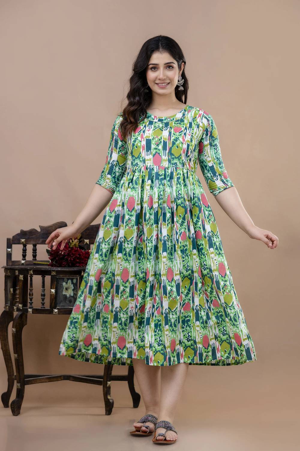 AAVRITTIQUEENS Women Fit and Flare Green Midi/Calf Length Dress