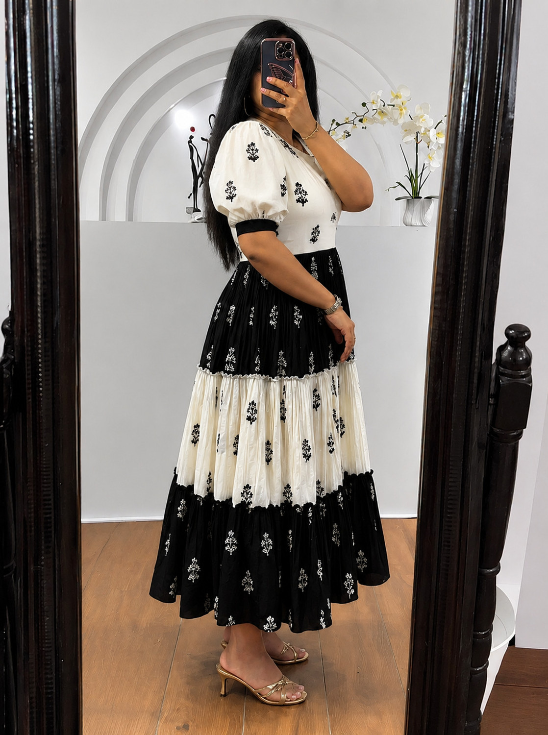 Image of SEYAFAB Women Tiered White, Black Below Knee Dress
