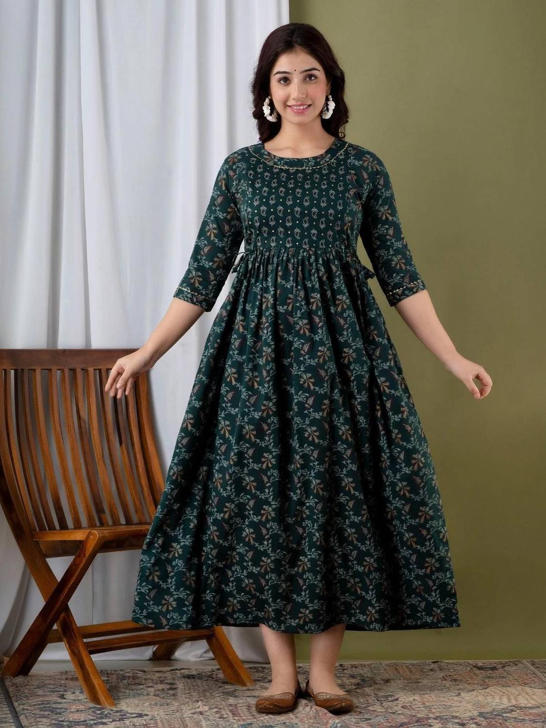 AAVRITTIQUEENS Women Maxi Dark Green Full Length Dress