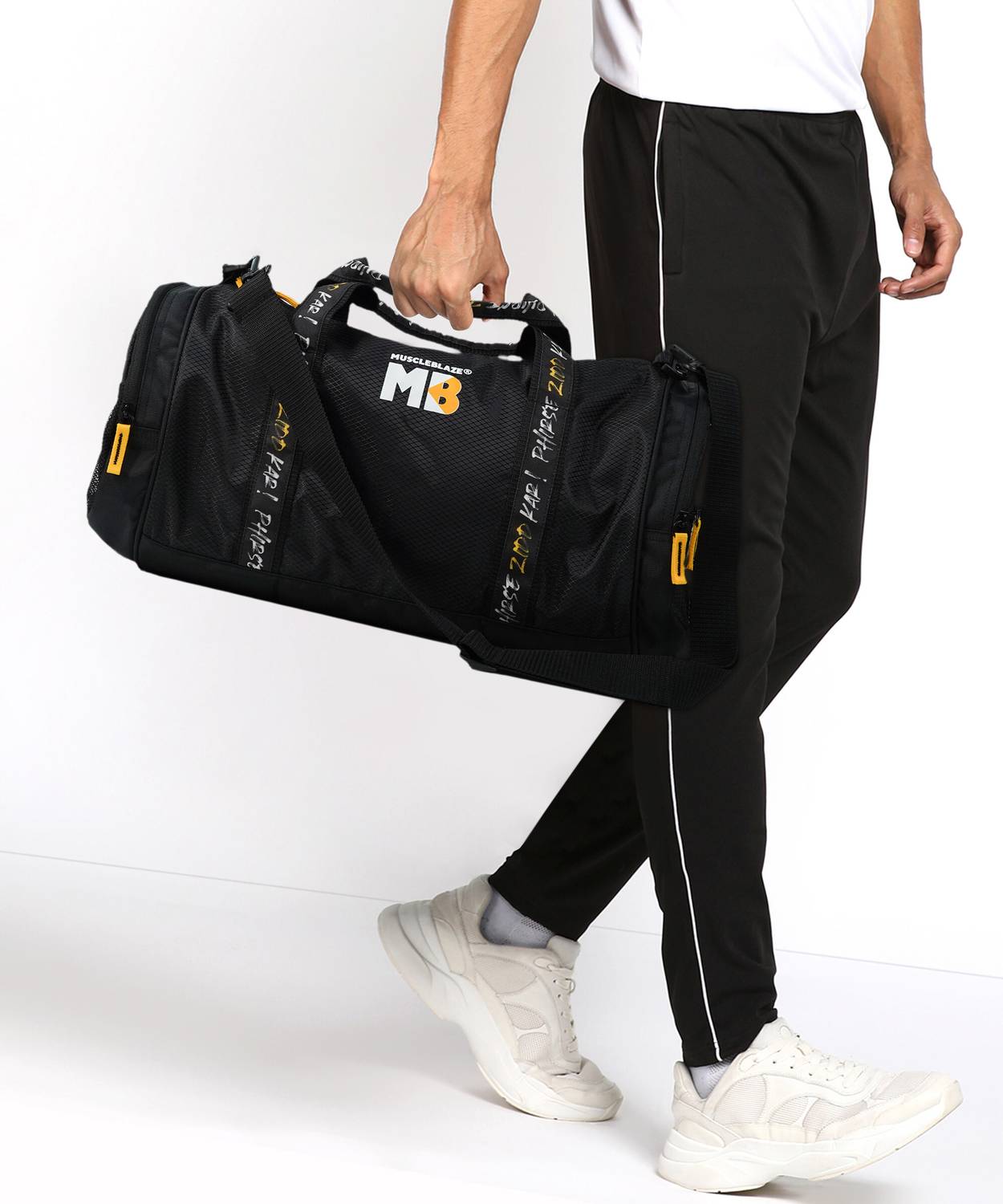 MUSCLEBLAZE 30L Expandable Gym Bag - Image 2