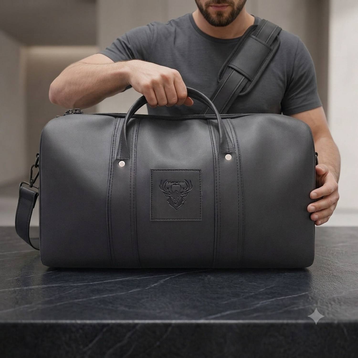 Evokee Ev989 Expandable Black Duffel - Image 2