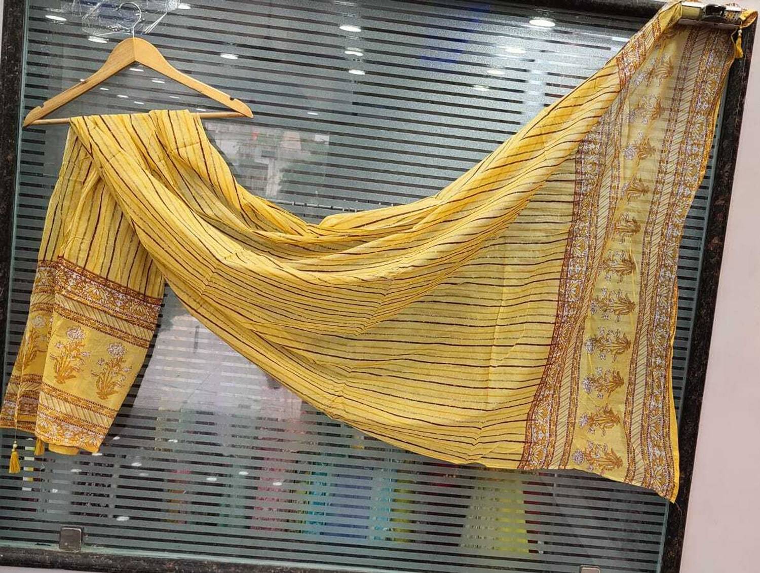 ADARSHA Cotton Blend Printed Women Dupatta