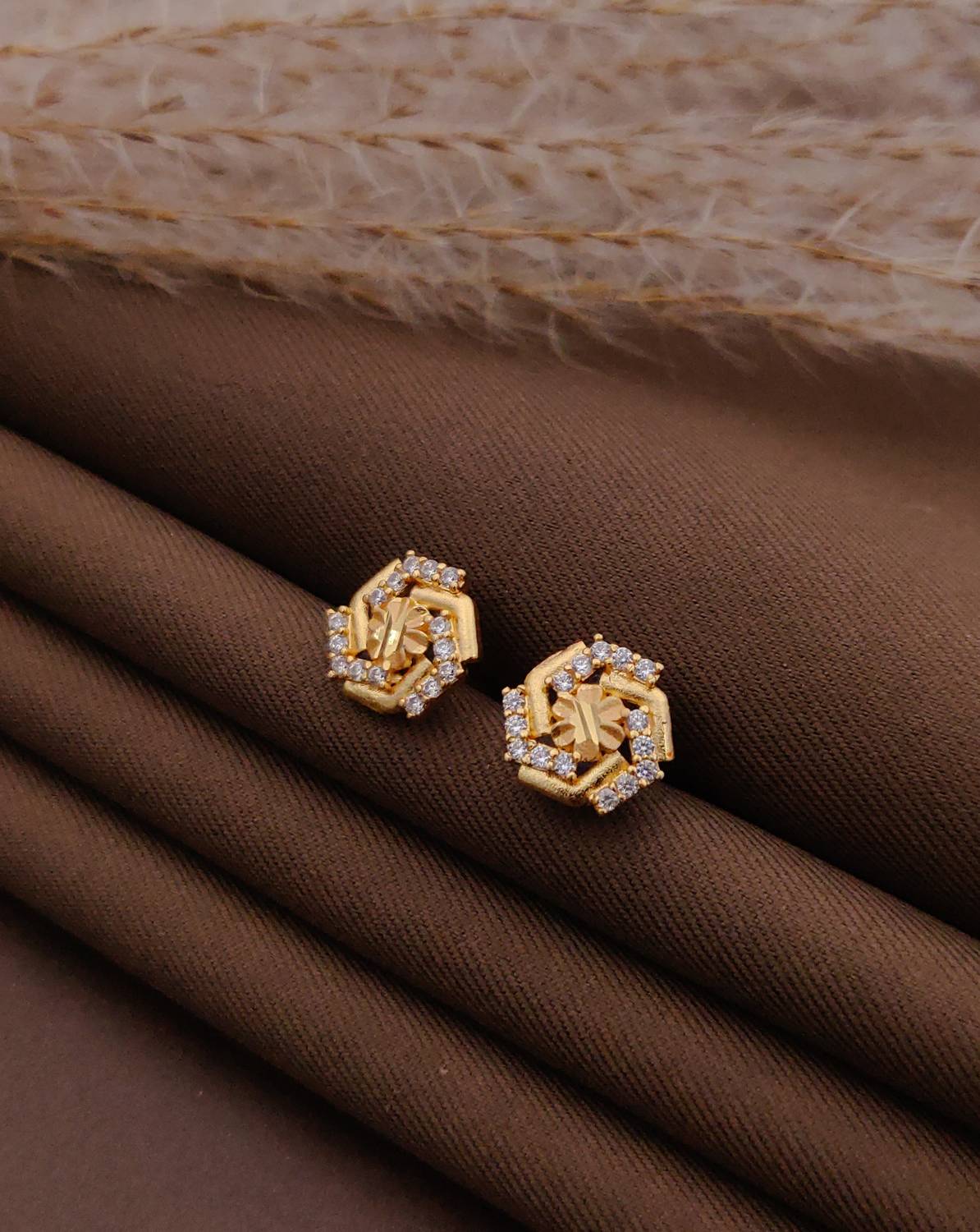 bhanu diam Bestseller Earrings Diamond Brass Stud Earring