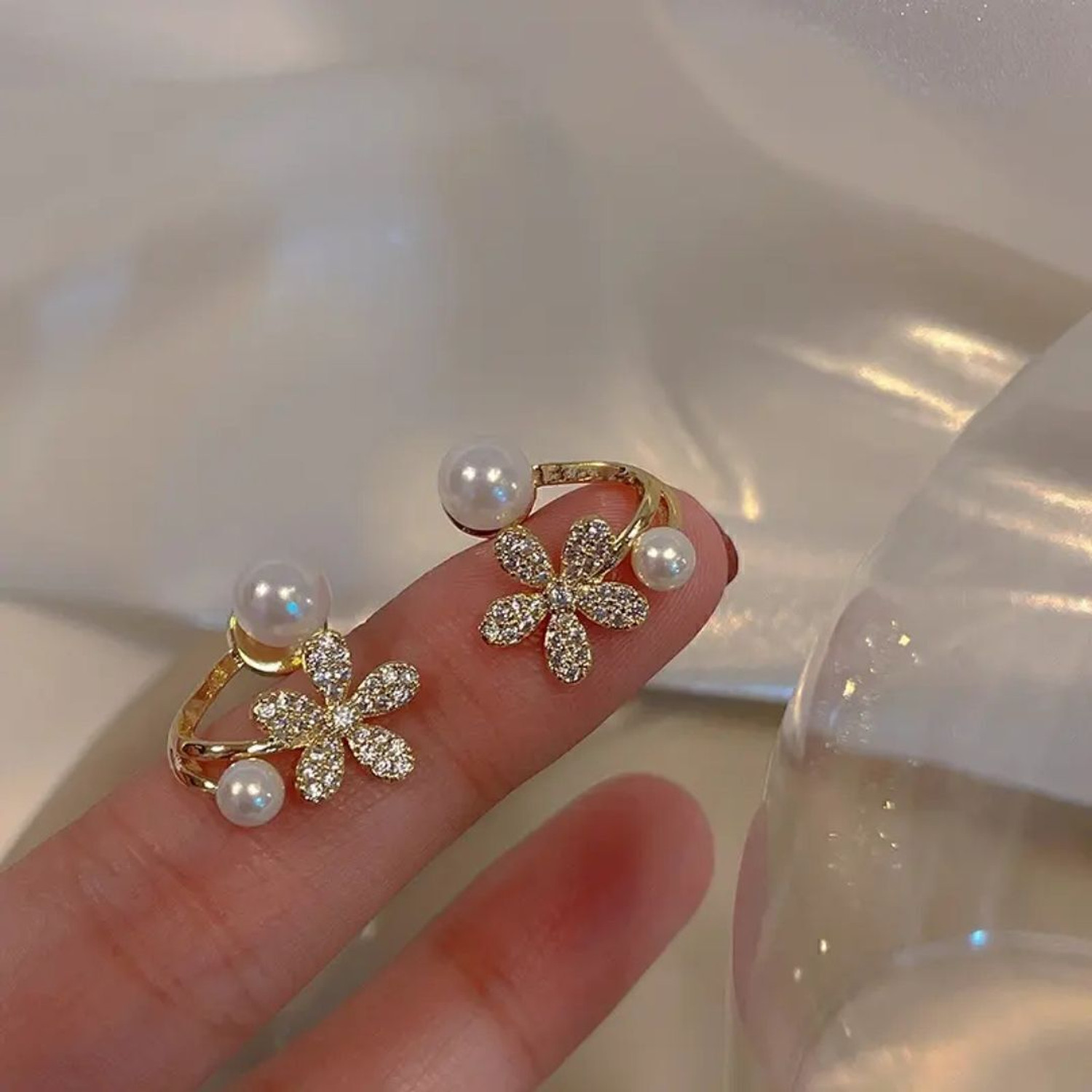 Image of estailo fashion Sandhyora Bling Blogger Daisy Earrings Cubic Zirconia Alloy Stud Earring