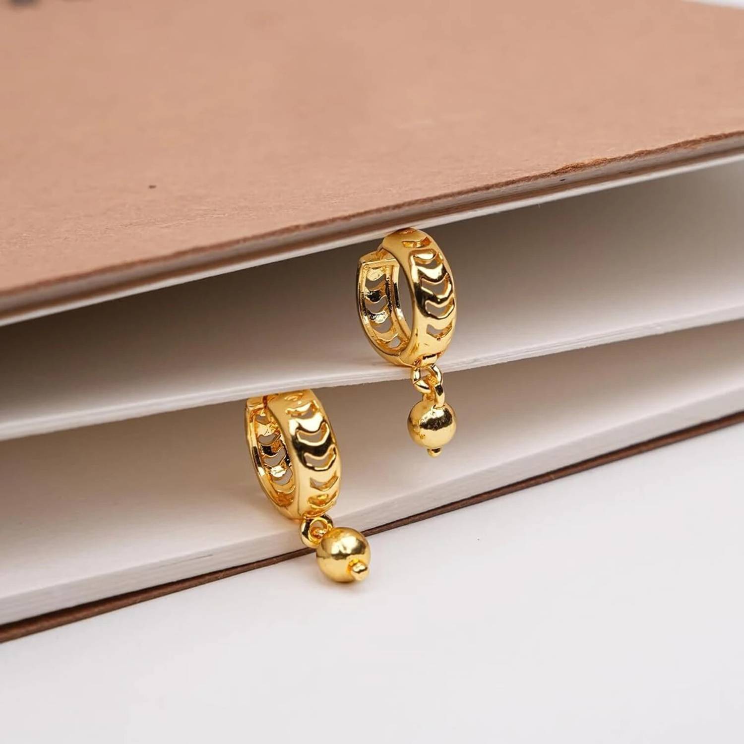 Bawree 18K Gold Plated Wavy Cutout Hoop Earrings Crystal Alloy Stud Earring