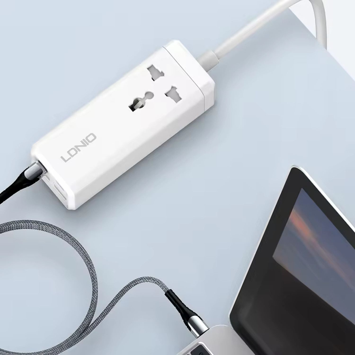 Image of FLUDDER 5 in 1 Super Charger 65W 2 USB Ports, 2 PD Type C Ports with 1 Power Socket 15 A Five Pin Socket