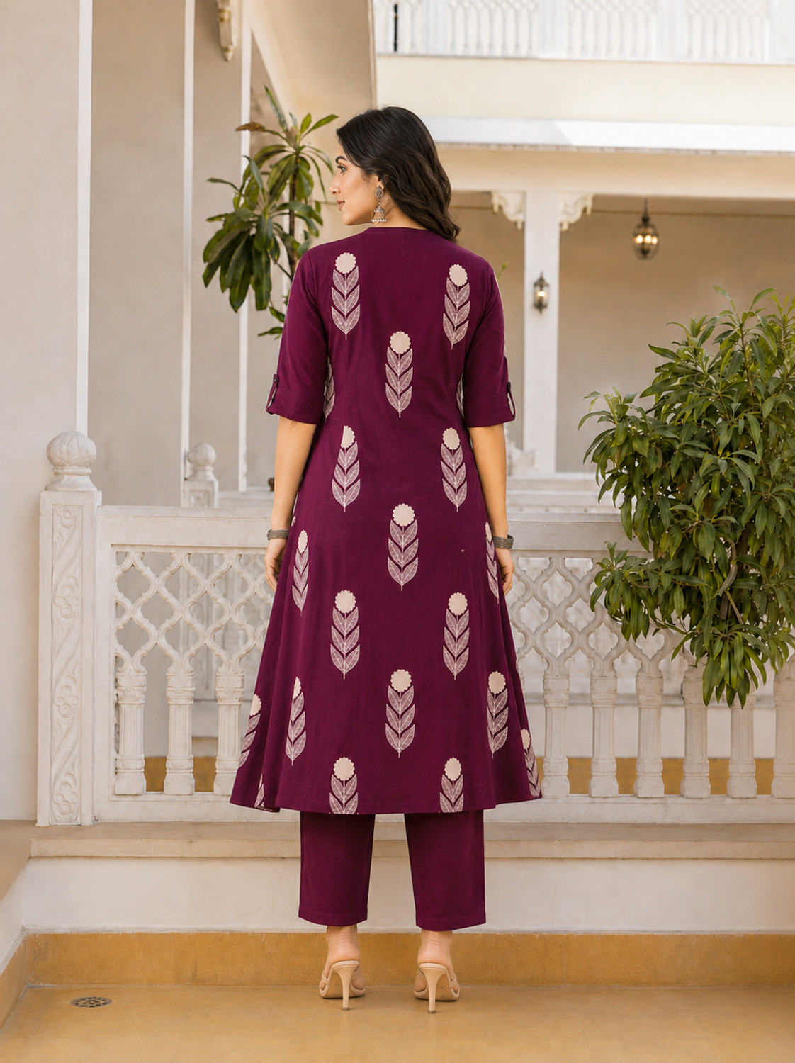 Image of VAANEEP Women Cotton Blend Kurta Pant Set