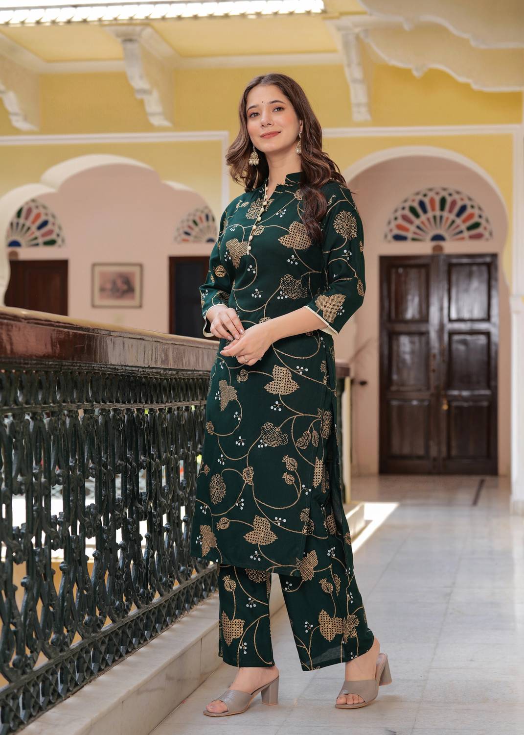 Isha e Kart Women Viscose Rayon Kurta Palazzo Set