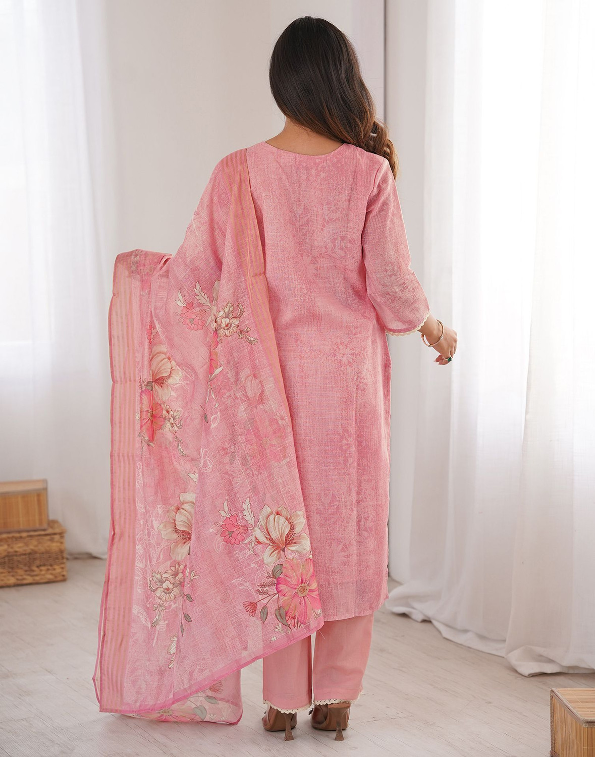 Image of Skylee Women Kurta Pant Dupatta Set