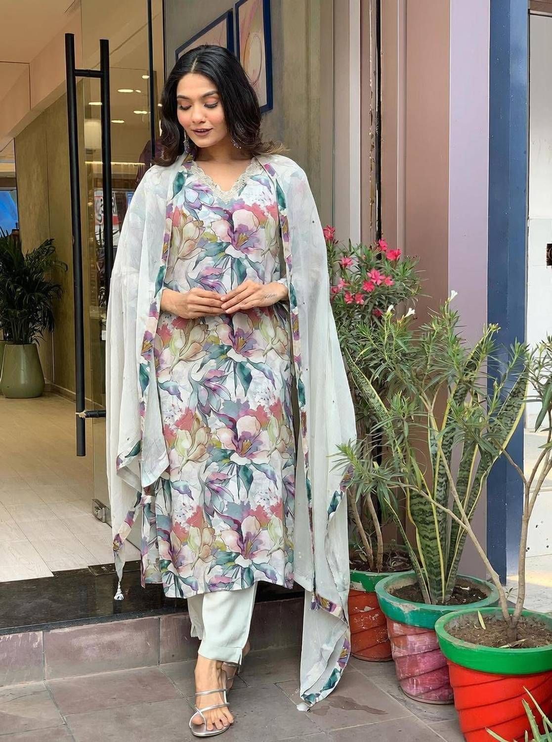 Gosriki Women Kurta Pant Dupatta Set