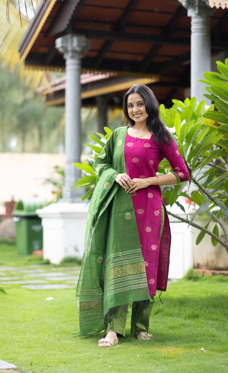 Image of AVSAR TRENDZ Women Kurta Pant Dupatta Set