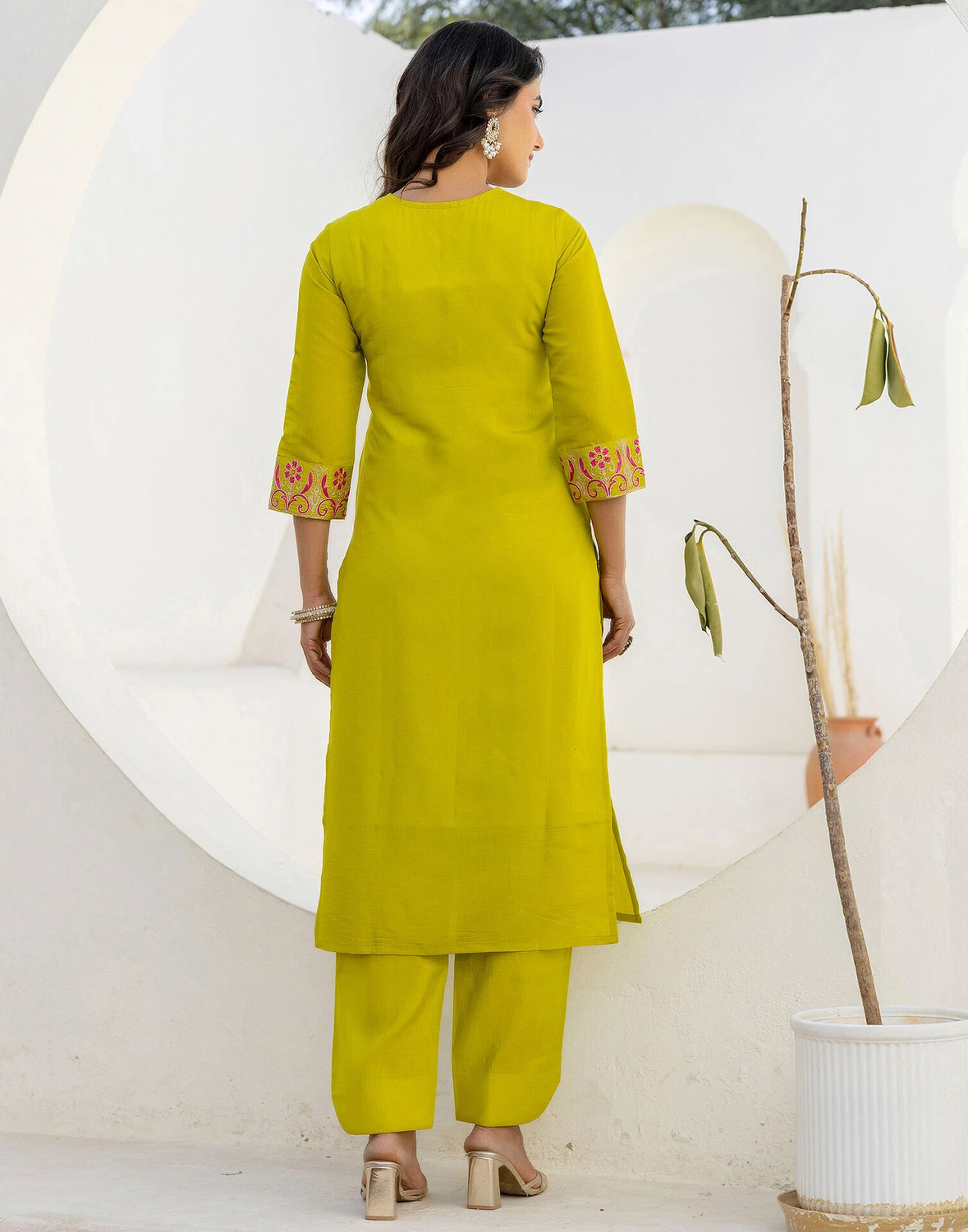 Image of Skylee Women Kurta Pant Dupatta Set