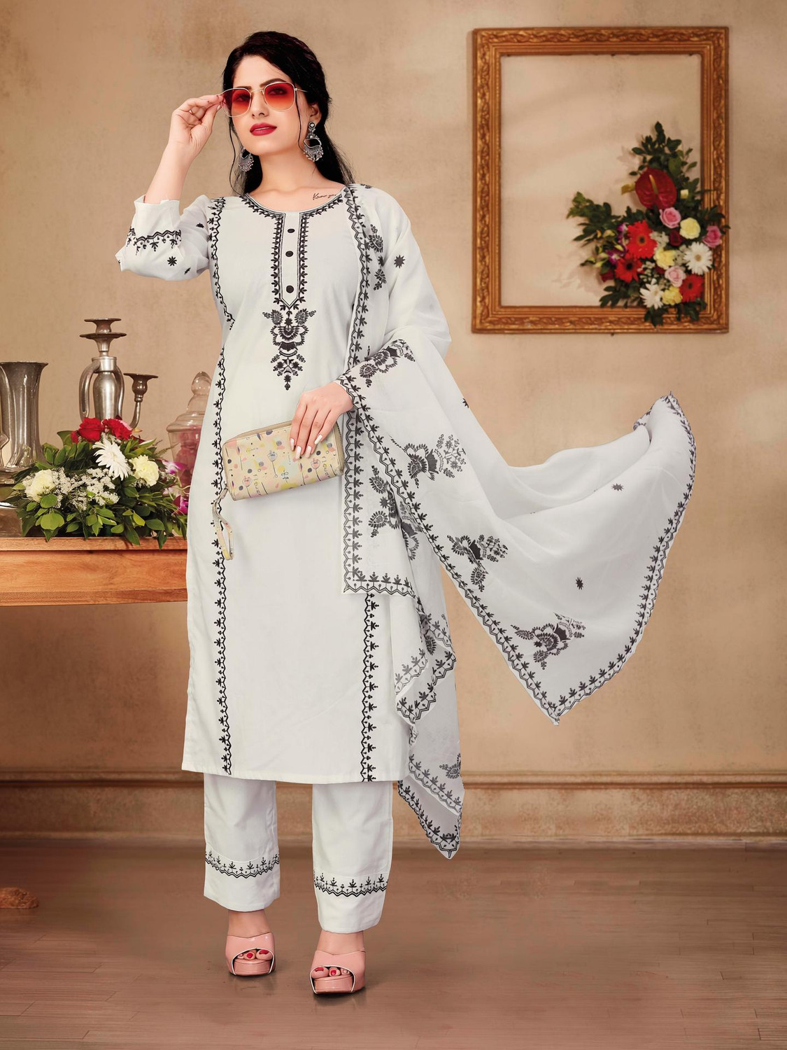 Image of Vivisha Women Kurti Pant Dupatta Set