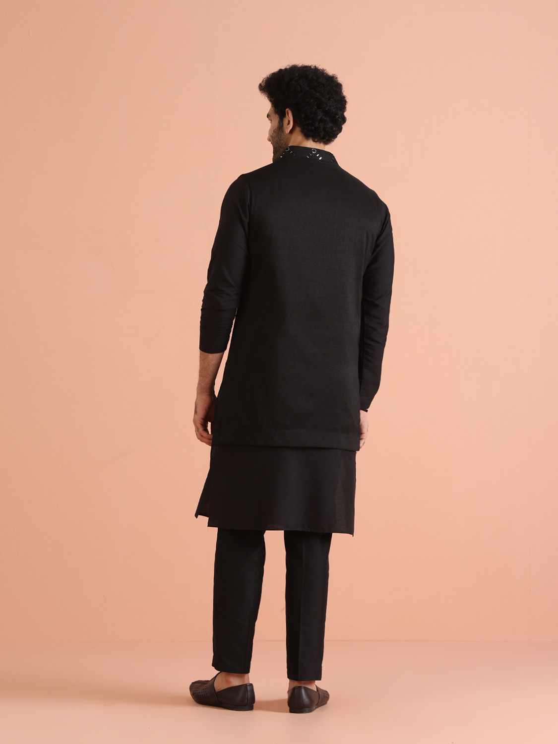 Image of Kisah Men Kurta Pant Ethnic Jacket Set