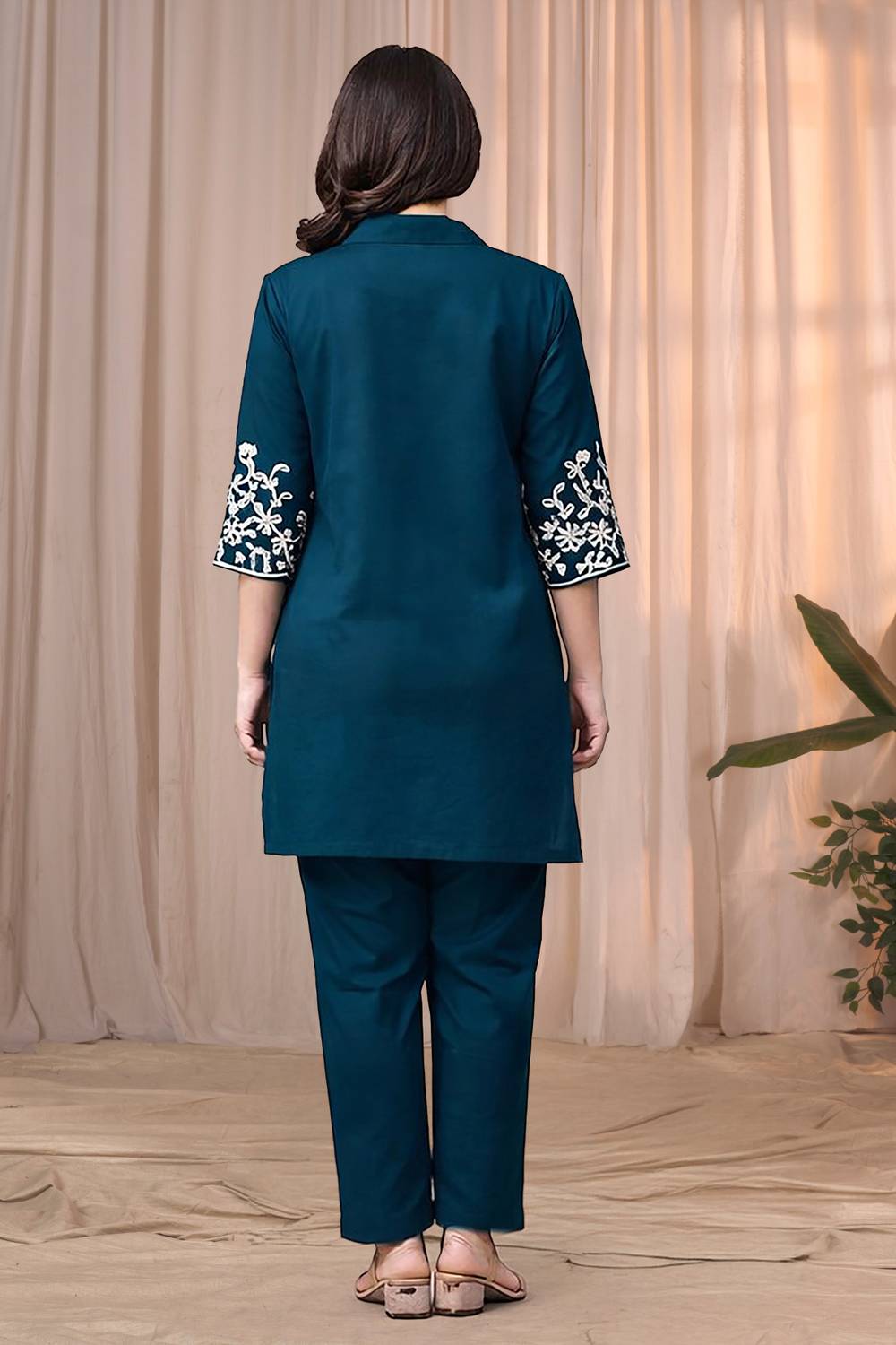 METRIC ENTERPRISE Women Kurta Pant Set - Image 2