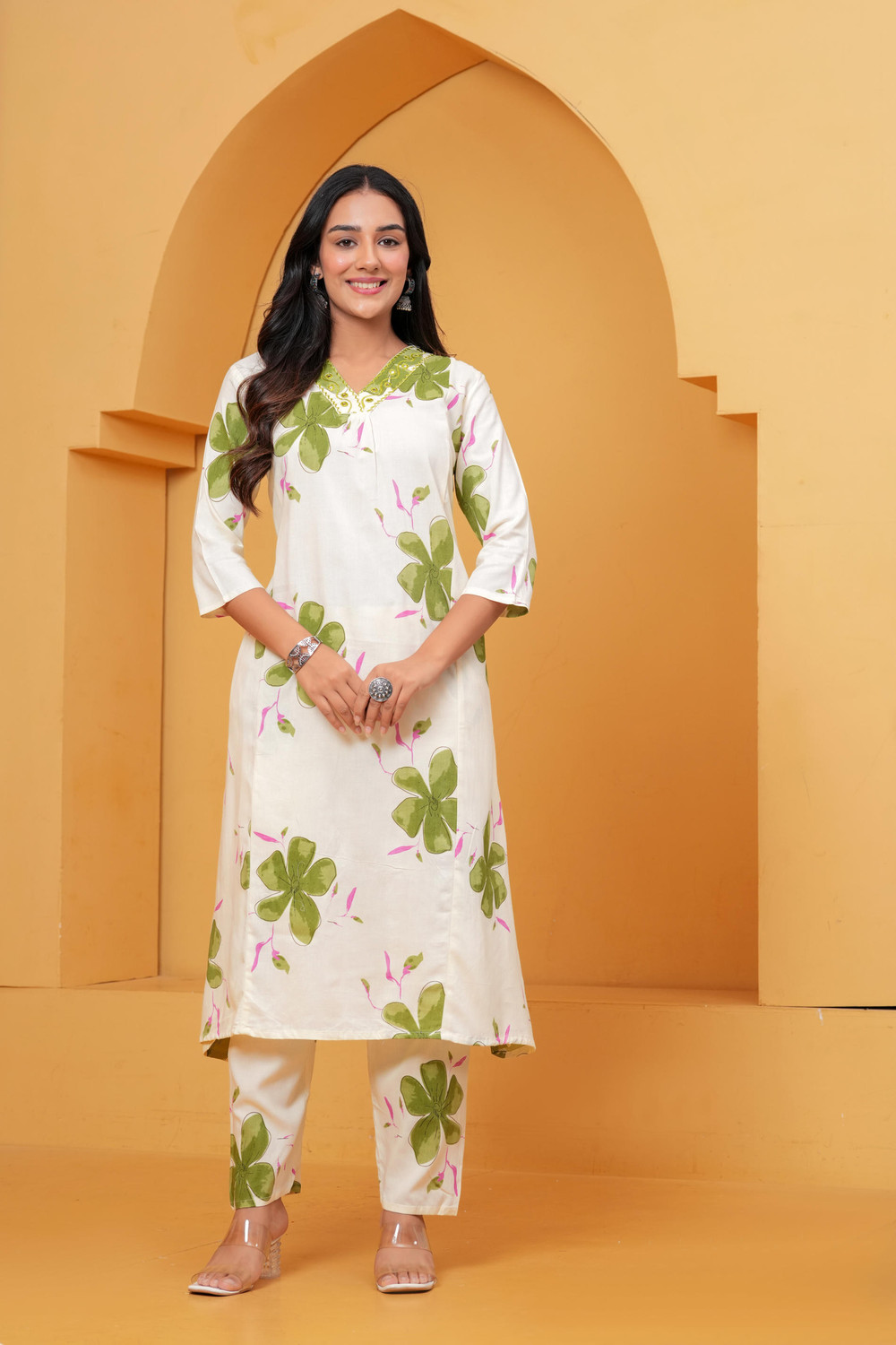 Image of Saddhvi Women Kurta Pant Set