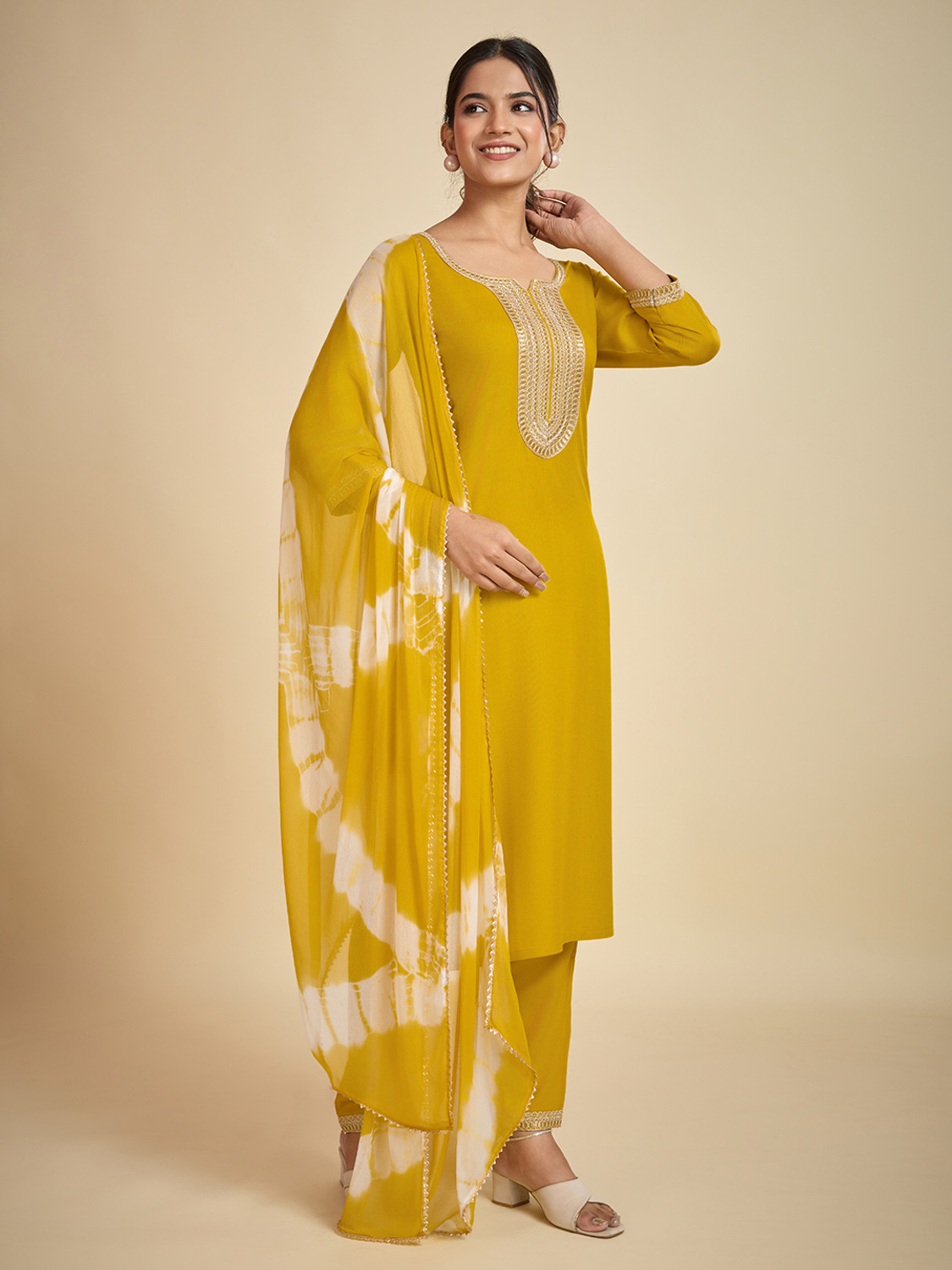 Image of Vidusha Women Kurti Pant Dupatta Set