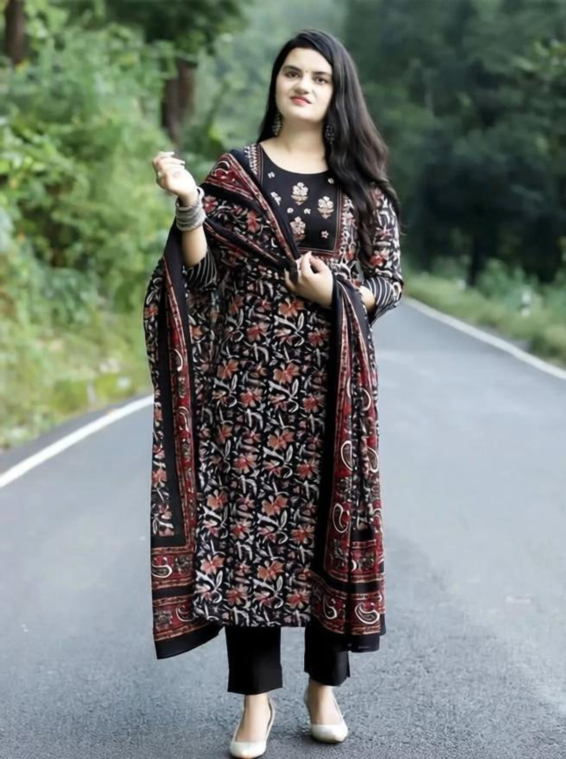 Image of Vindyavasini Women Kurta Pant Dupatta Set