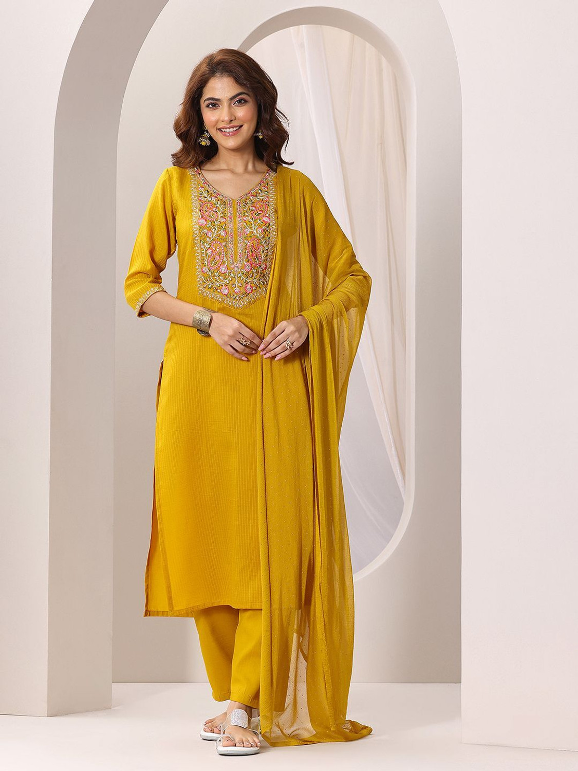 Image of LIBAS Women Kurta Pant Dupatta Set