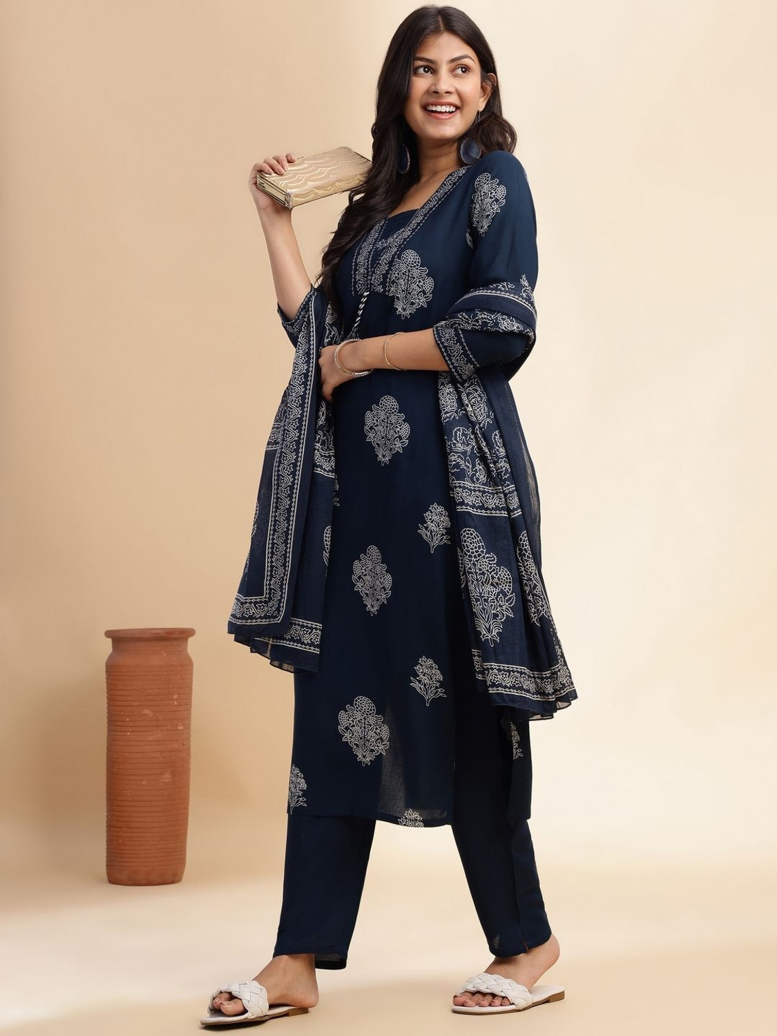 Image of VBUYZ Women Kurta Pant Dupatta Set