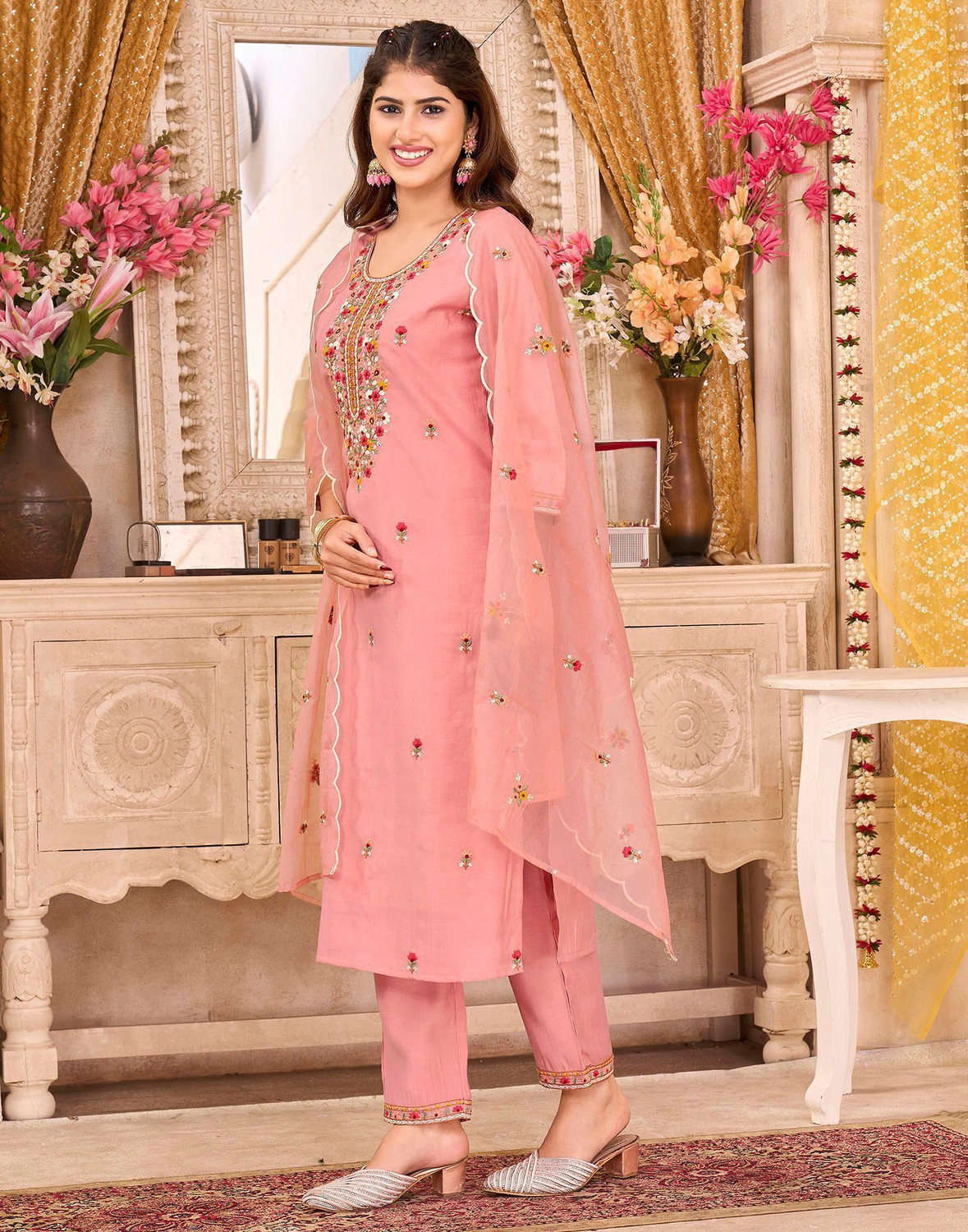 Image of Skylee Women Kurta Pant Dupatta Set