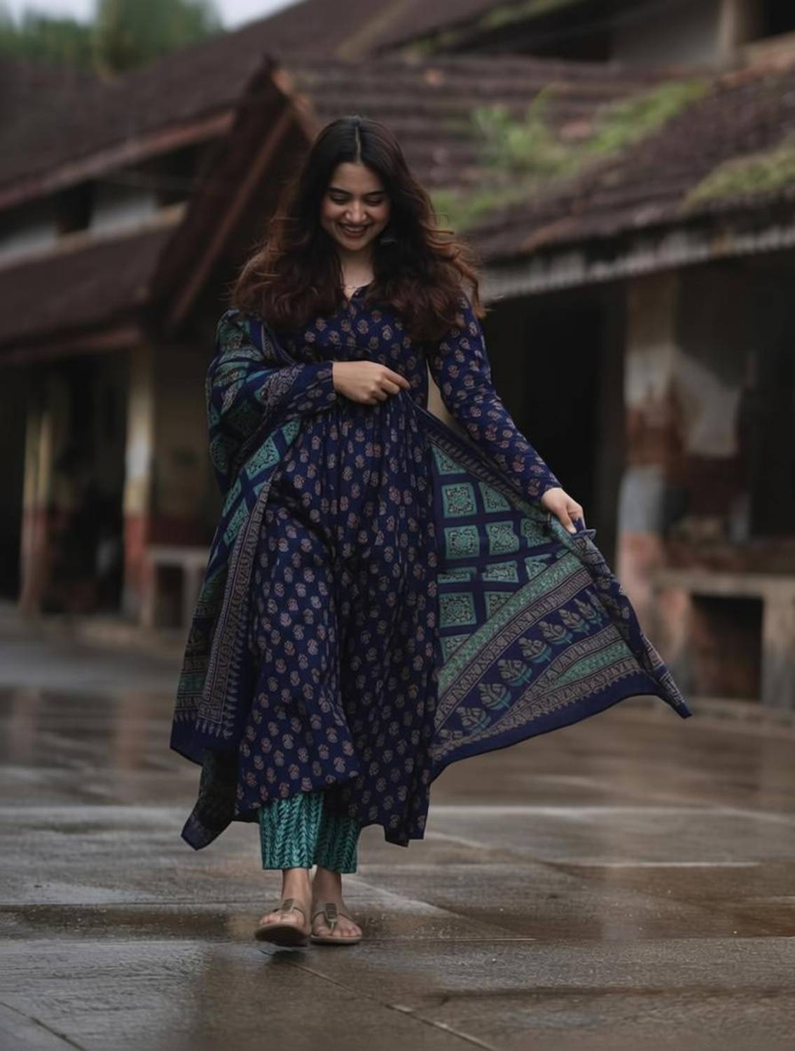 Shubhisha Women Kurti Pant Dupatta Set