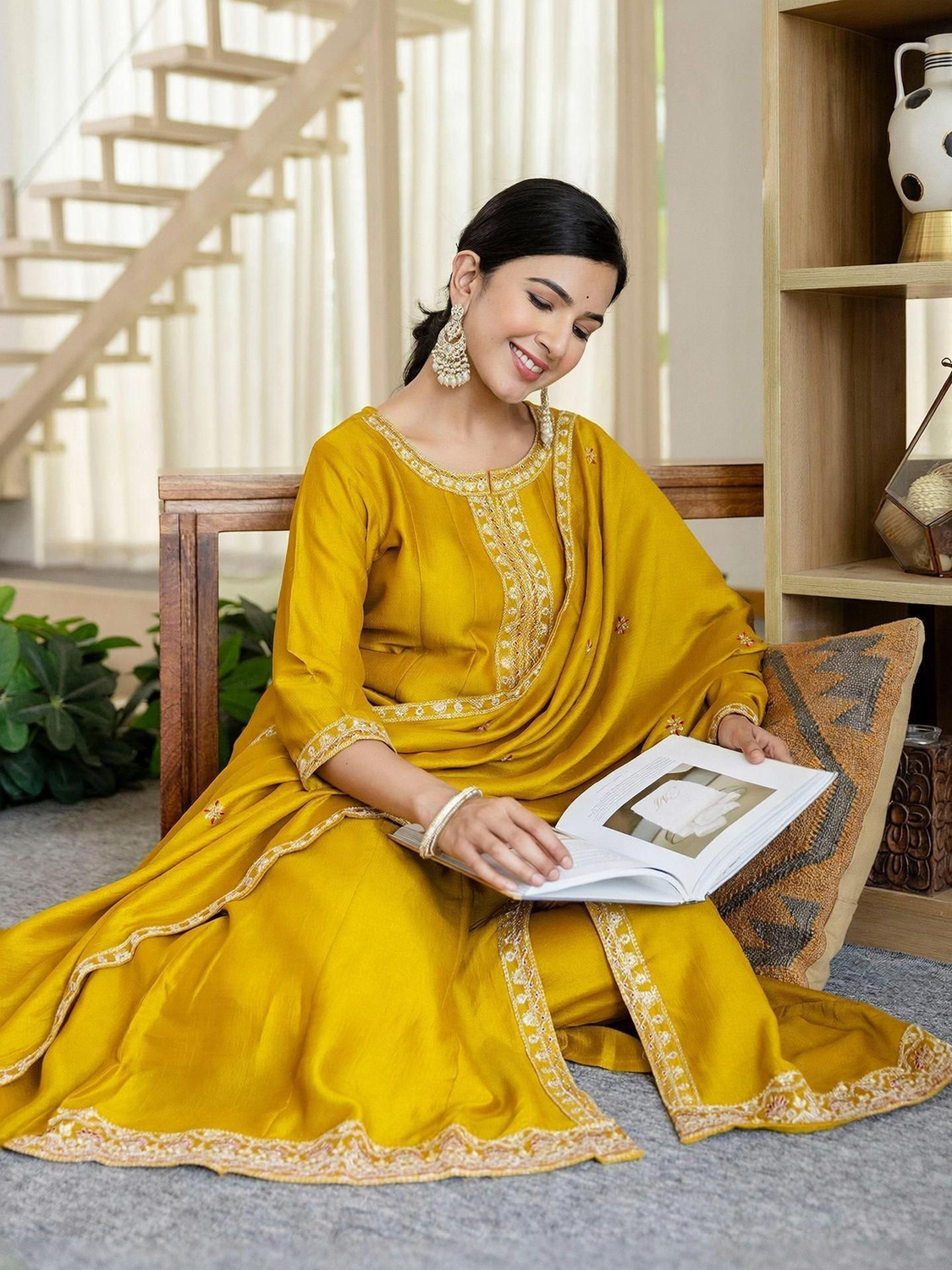 Image of Skylee Women Kurta Pant Dupatta Set