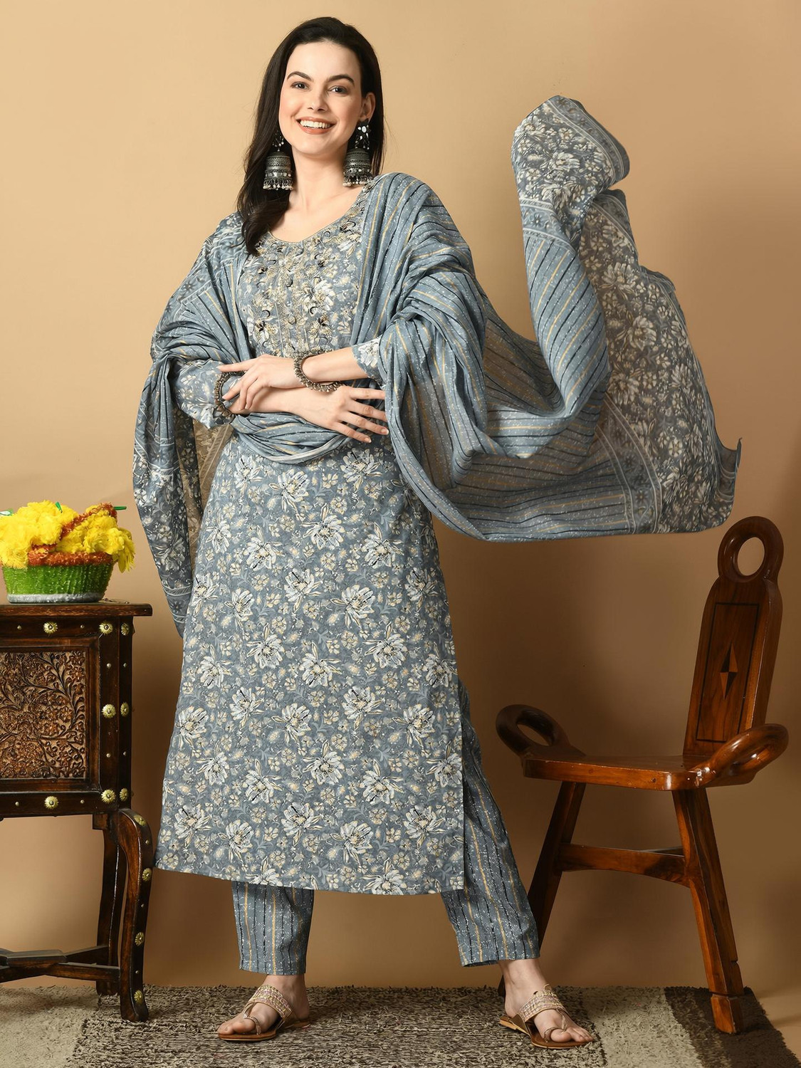 Image of AVYCO Women Kurta Pant Dupatta Set
