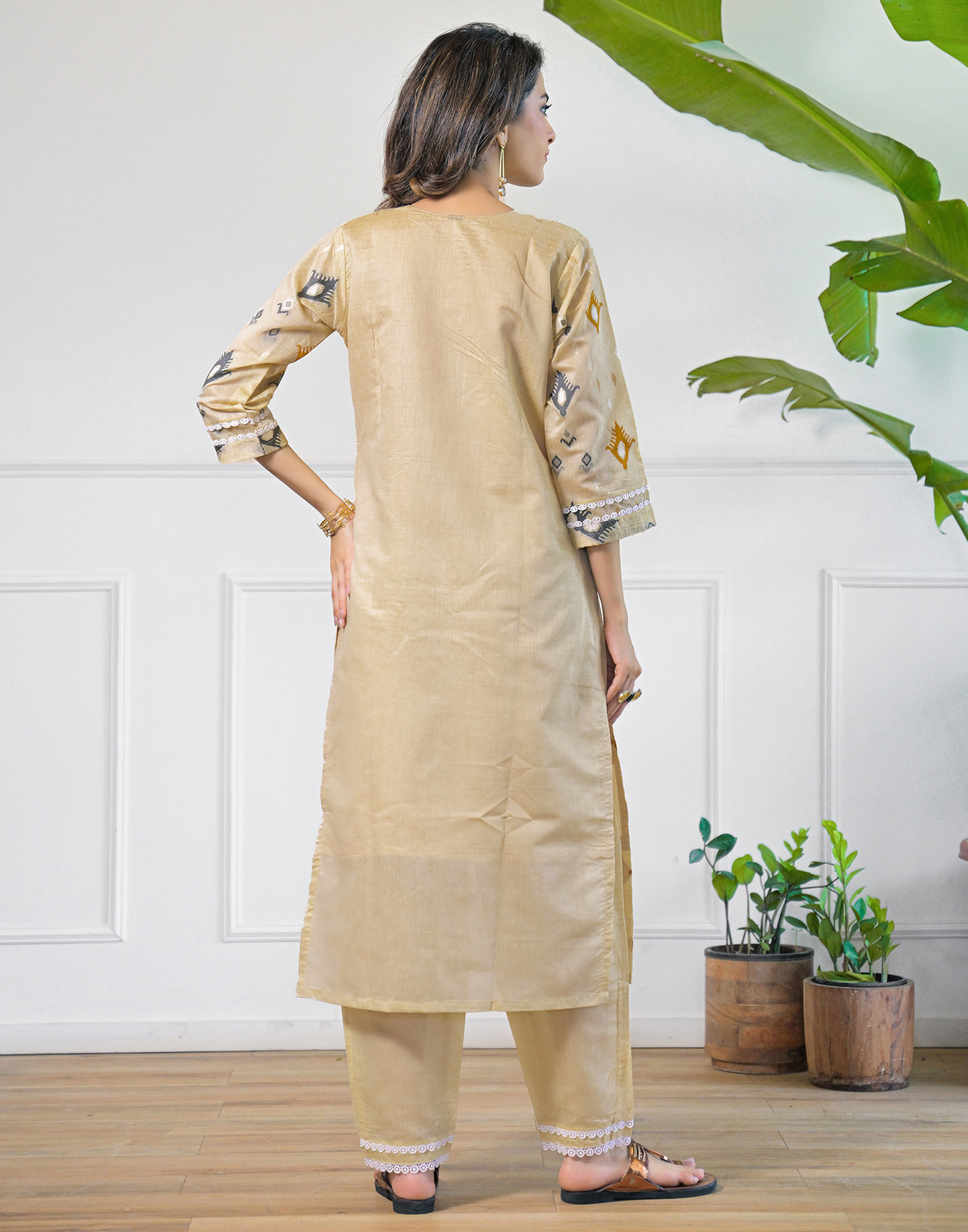 Image of Skylee Women Chanderi Kurta Pant Dupatta Set
