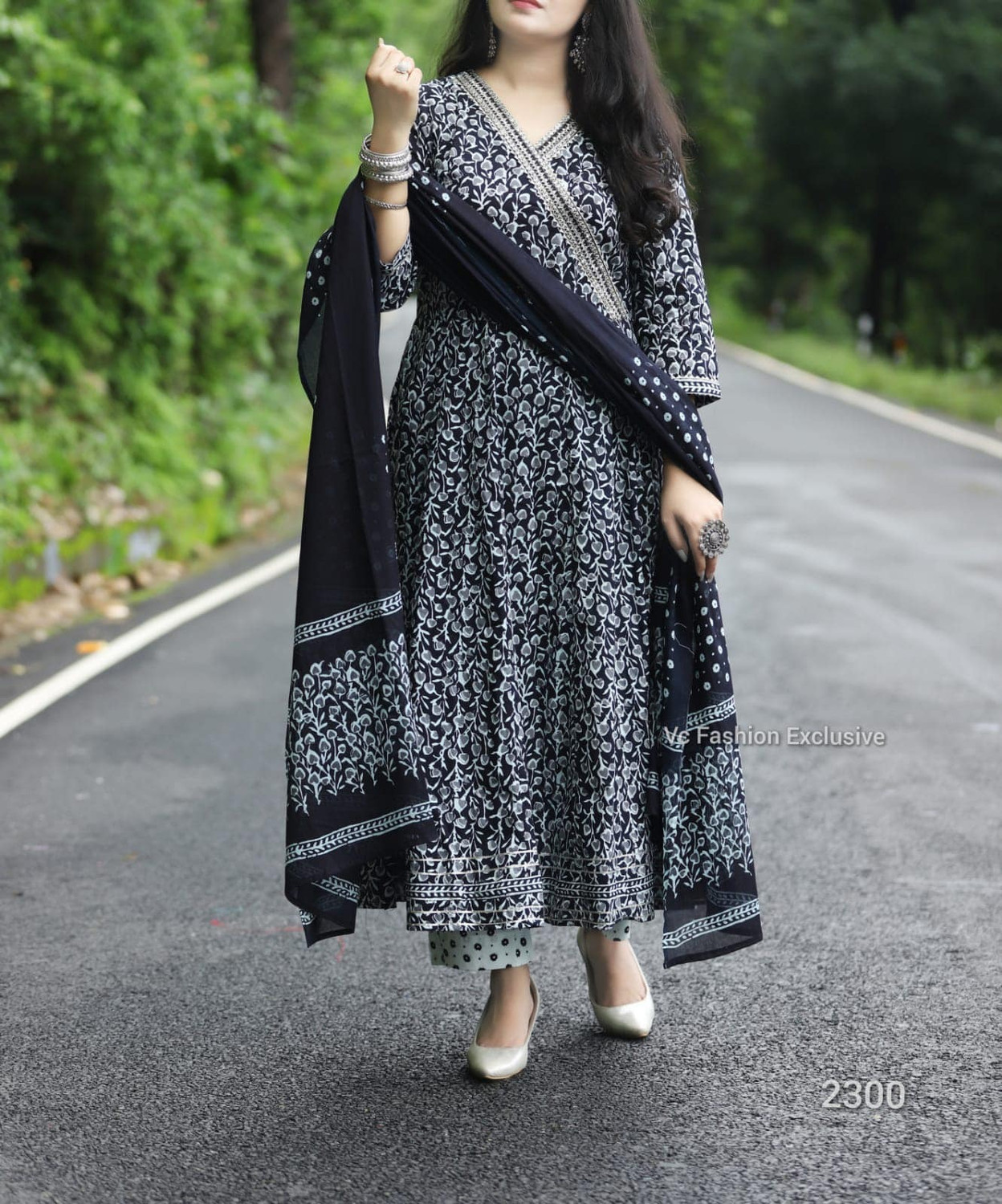 Image of Loomster Women Kurta Pant Dupatta Set