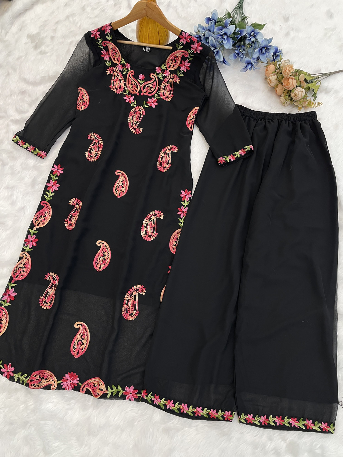 Image of S B Senjaliya Women Kurta Palazzo Set