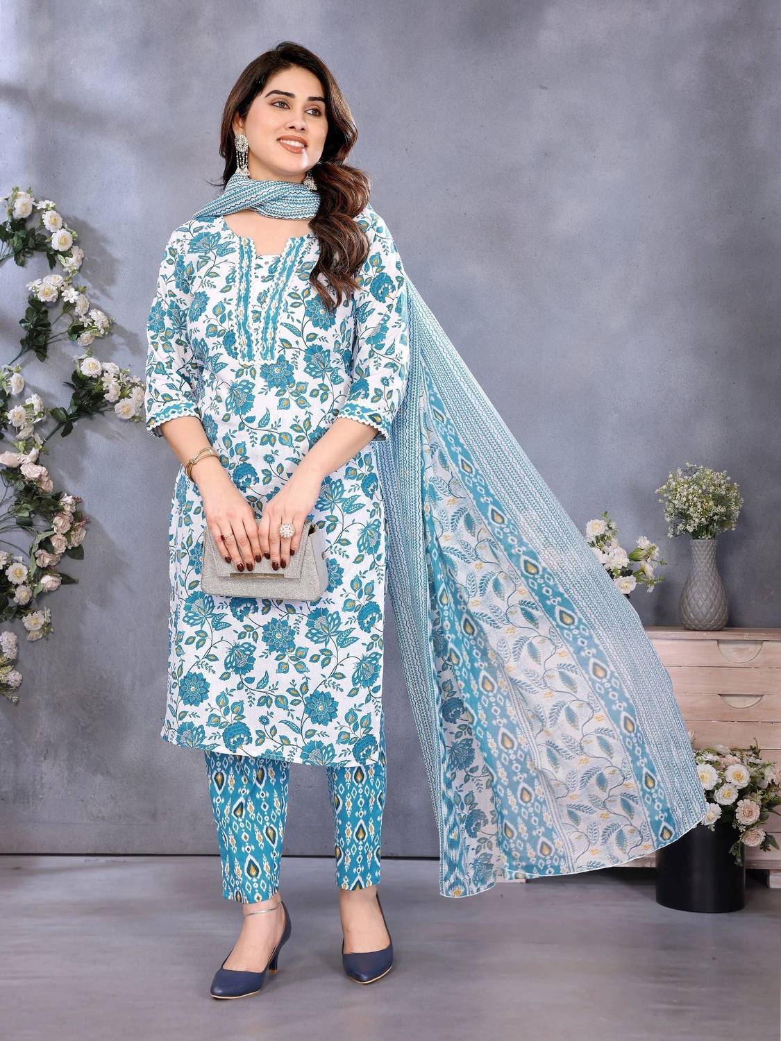 Banwaree Women Kurti Pant Dupatta Set