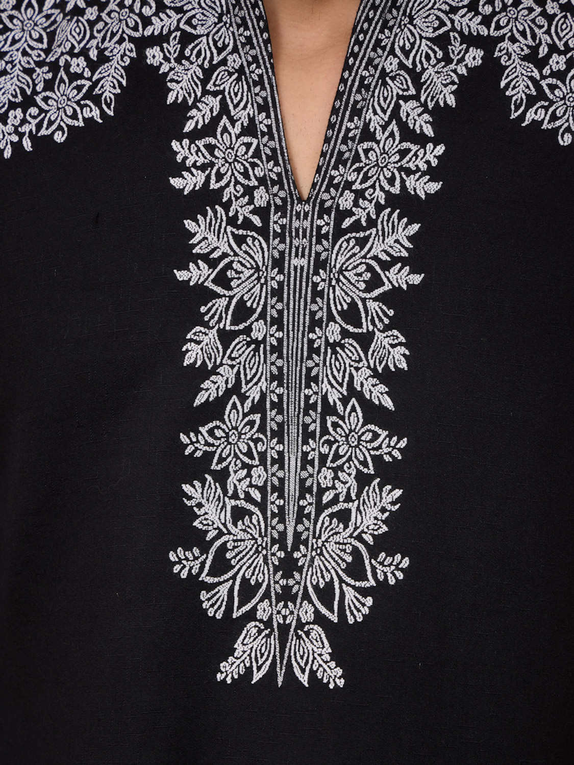 Image of House of Pataudi Men Kurta Pyjama Set