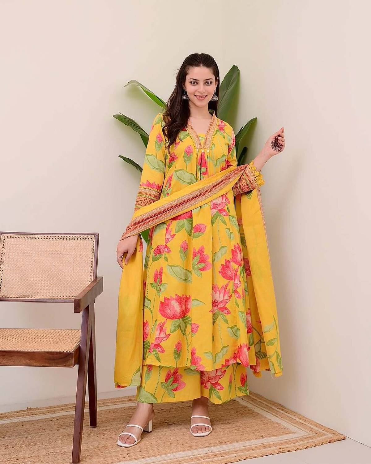 Maadwara Embroidered Kurta Set - Image 1