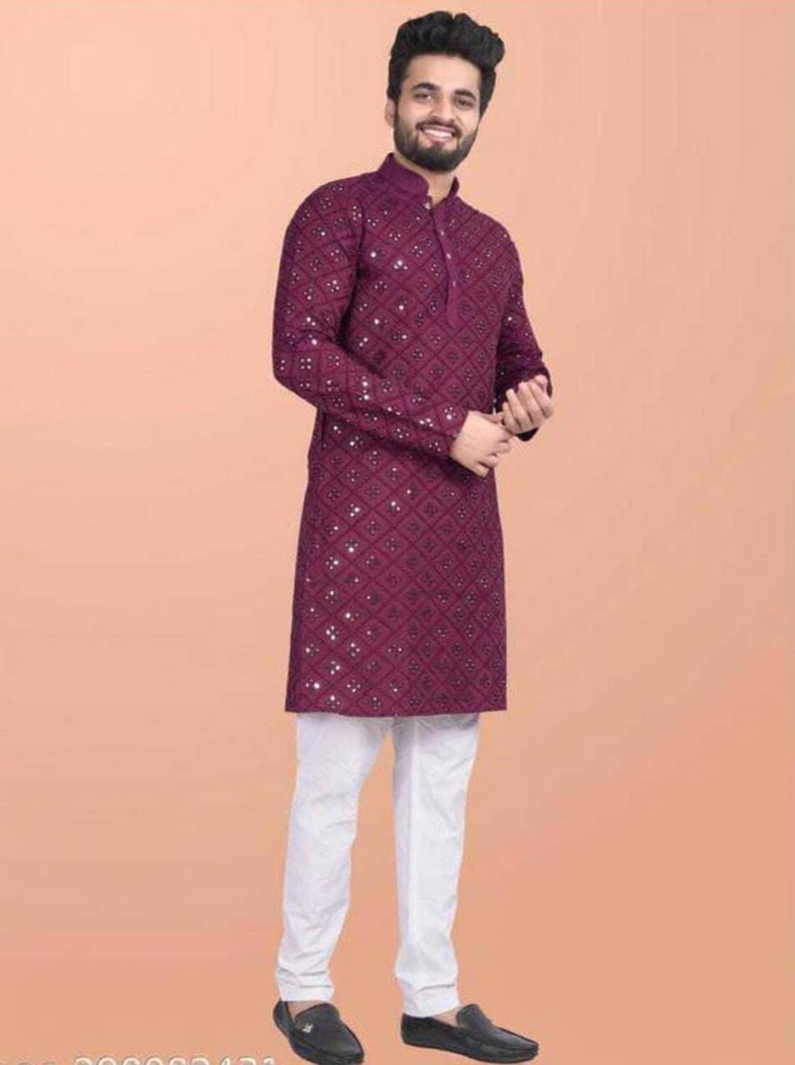 VALAKI Men Kurta Pyjama Set - Image 1