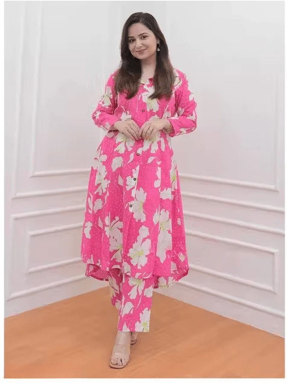 Image of VIHARINI Women Kurta Palazzo Set