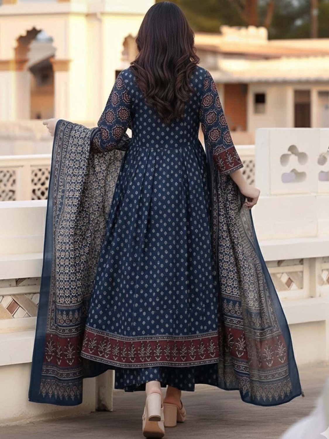 Image of Divastri Women Kurta Pant Dupatta Set