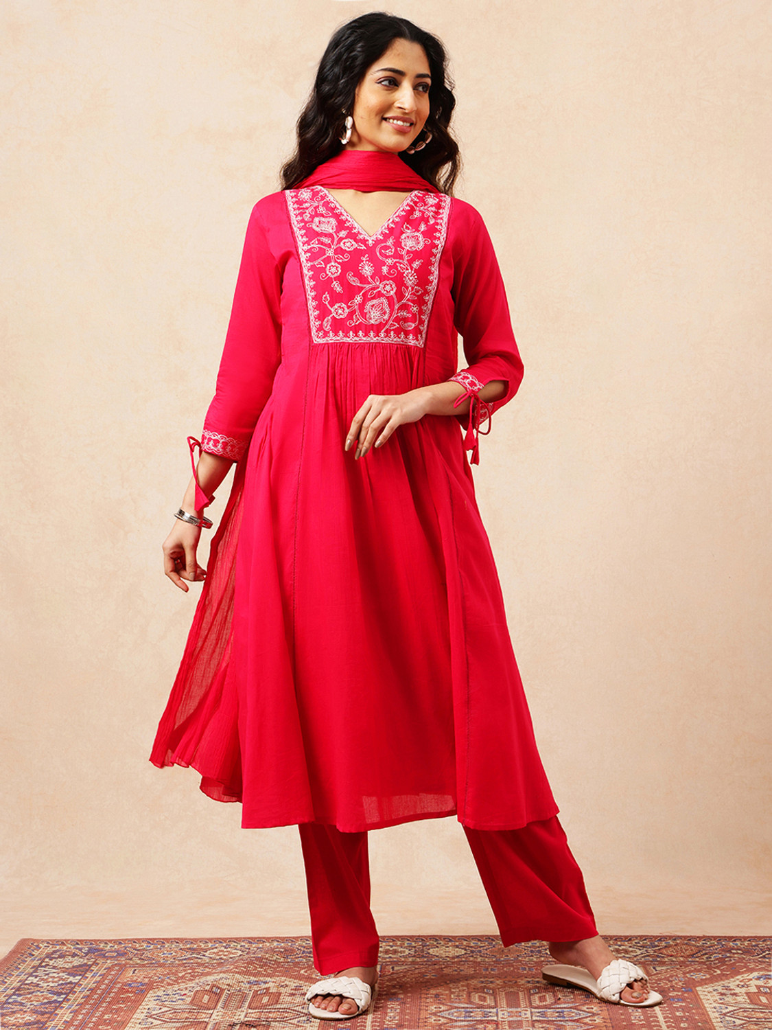 Image of VBUYZ Women Kurta Palazzo Dupatta Set