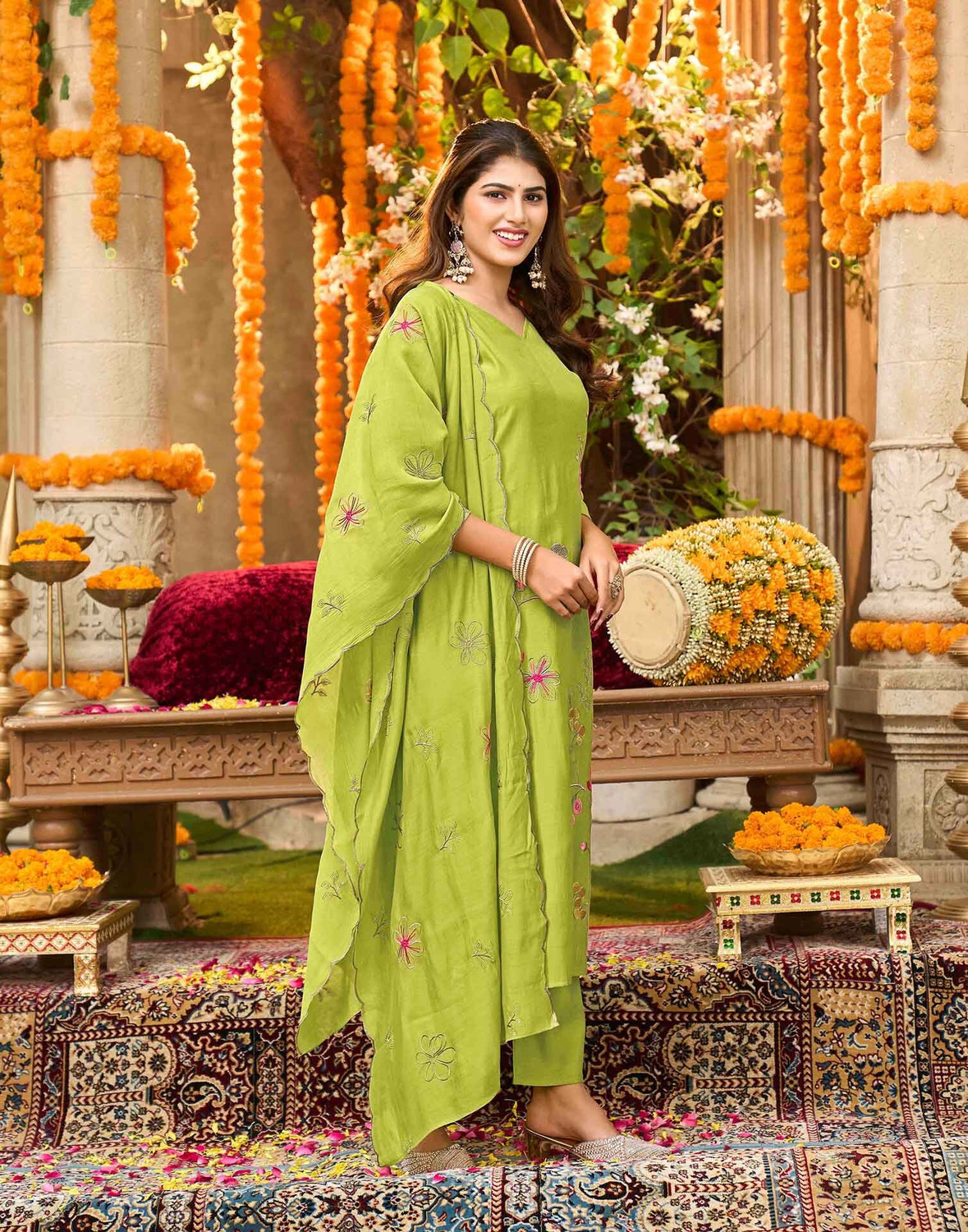 Image of Skylee Women Kurta Pant Dupatta Set