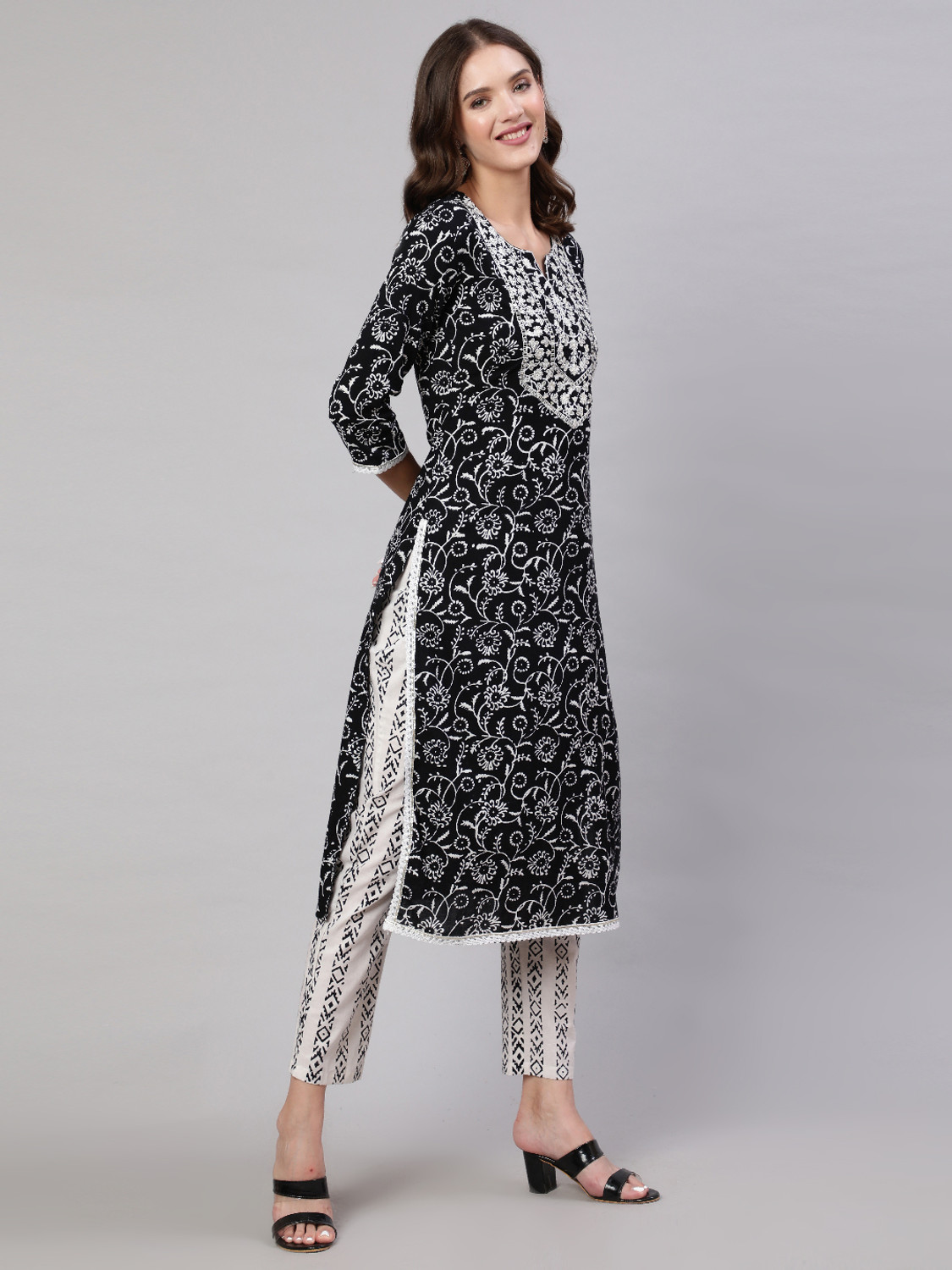 Image of Mizaz Women Kurta Pant Dupatta Set