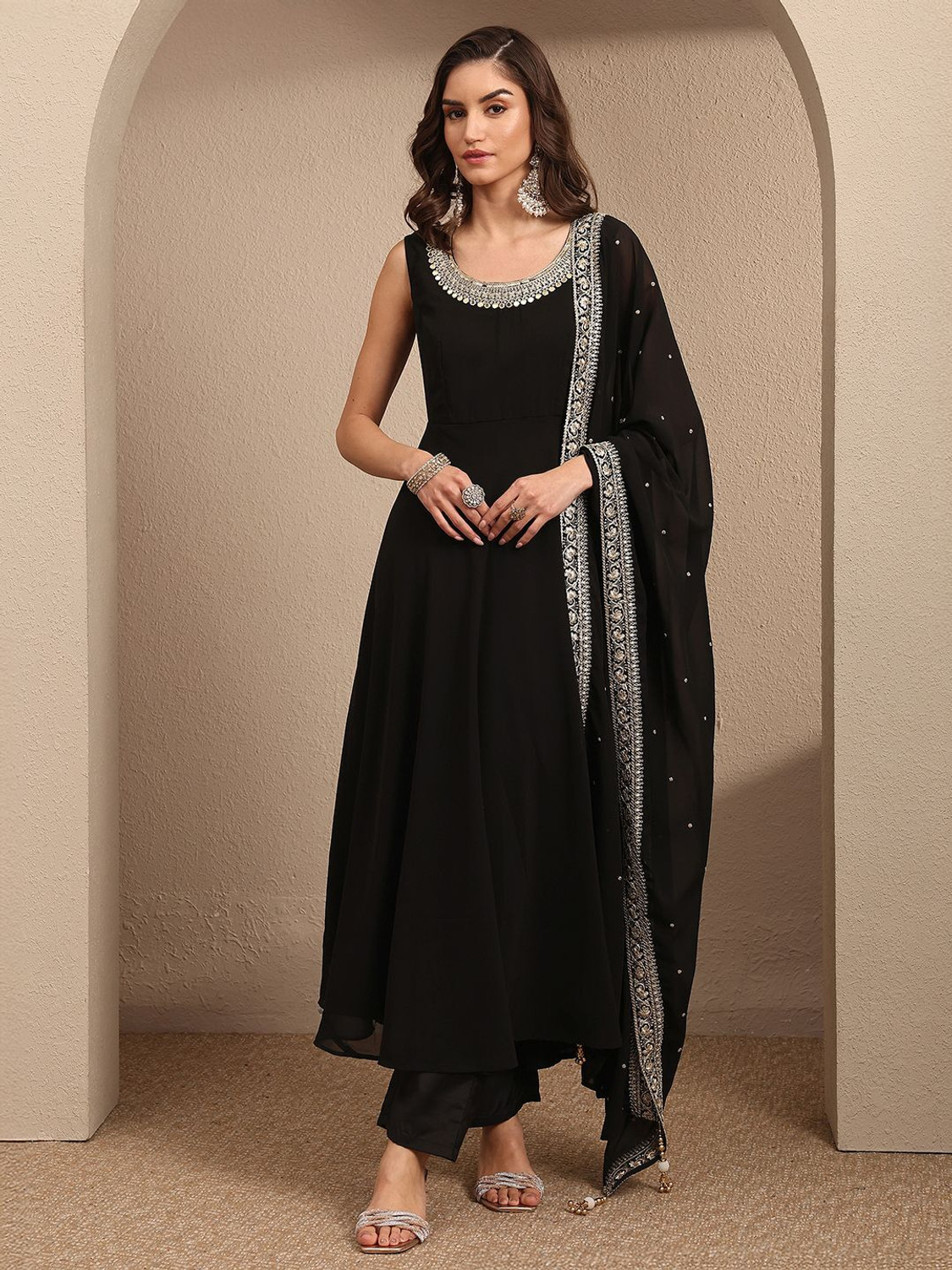 Image of LIBAS Women Kurta Pant Dupatta Set